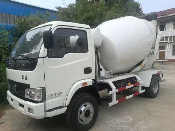 老司機告訴你開攪拌車需要注意的問題